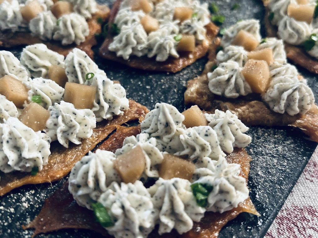 Truffle curd, pickled Jerusalem artichoke and chicken skin